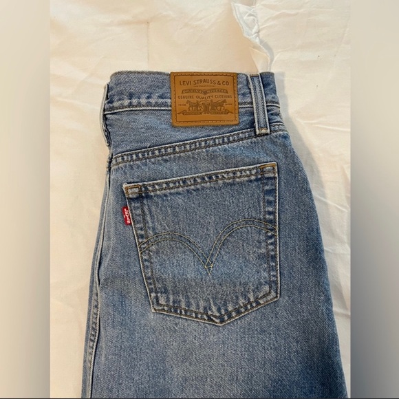 Levi’s Skirt - Picture 3 of 7